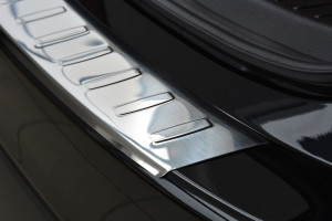 Achterbumperbeschermer | geschikt voor Mazda 3 2013- geprofileerd/ribben