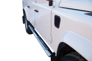 Side Bars | Land Rover | Defender 90 02-07 3d suv. / Defender 90 07-11 3d suv. / Defender 90 11-16 3d suv. / Defender 90 96-02 3d suv. | rvs zilver Design Side Protection RVS