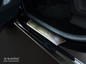 door sill panels Avisa geschikt voor Citroen Berlingo | Peugeot Rifter / Partner (-) | Toyota Proace City (-) | Opel Combo | Roestvrij staal | silky | RVS | Onderdeel: Instaplijsten exterieur